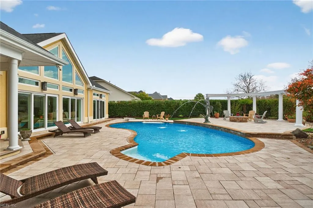 Virginia Beach, Virginia 23456, United States, 5 Bedrooms Bedrooms, ,4 BathroomsBathrooms,Residential,Active,243369