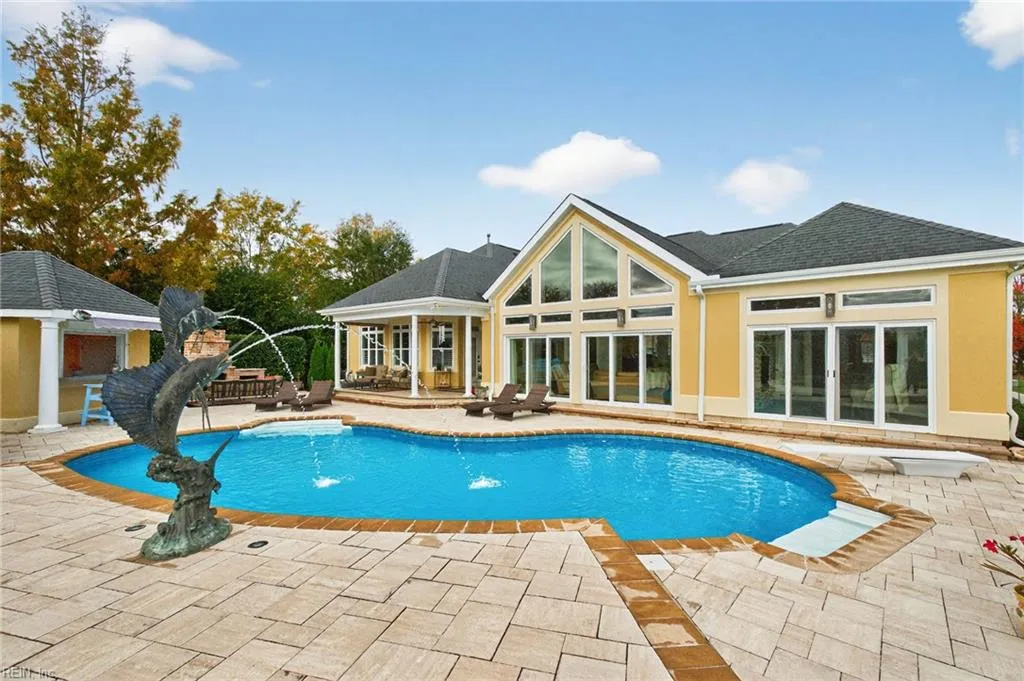 Virginia Beach, Virginia 23456, United States, 5 Bedrooms Bedrooms, ,4 BathroomsBathrooms,Residential,Active,243369