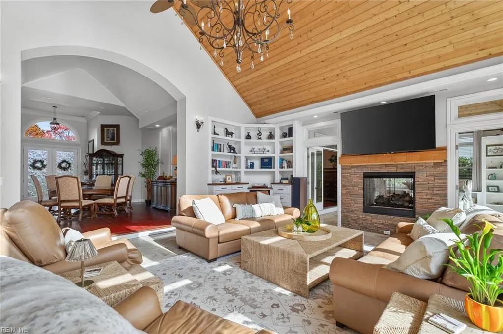 Virginia Beach, Virginia 23456, United States, 5 Bedrooms Bedrooms, ,4 BathroomsBathrooms,Residential,Active,243369