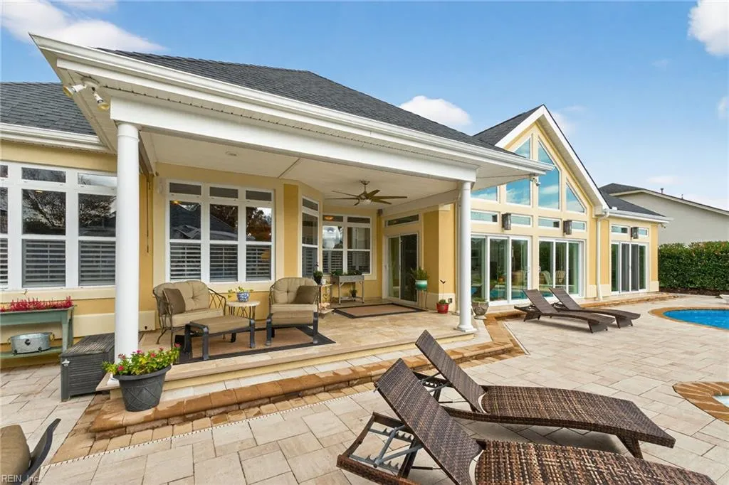 Virginia Beach, Virginia 23456, United States, 5 Bedrooms Bedrooms, ,4 BathroomsBathrooms,Residential,Active,243369