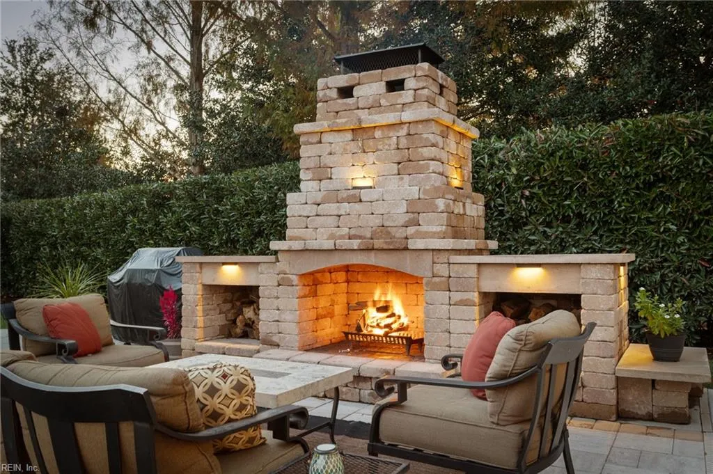 Virginia Beach, Virginia 23456, United States, 5 Bedrooms Bedrooms, ,4 BathroomsBathrooms,Residential,Active,243369