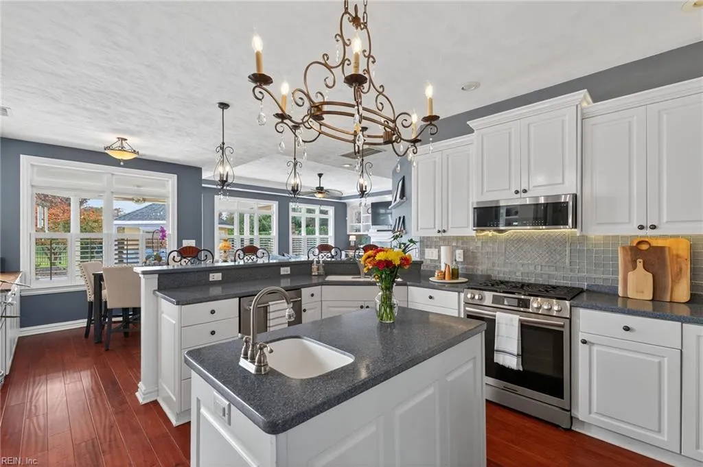 Virginia Beach, Virginia 23456, United States, 5 Bedrooms Bedrooms, ,4 BathroomsBathrooms,Residential,Active,243369