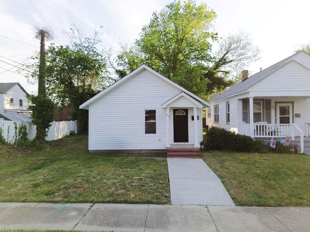 Photo of 35 Sycamore Avenue, Newport News, VA 23607 (MLS # 10631580)