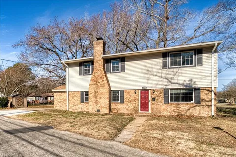 5260 Iowa Avenue, Norfolk, VA 23513 - #: 10568720