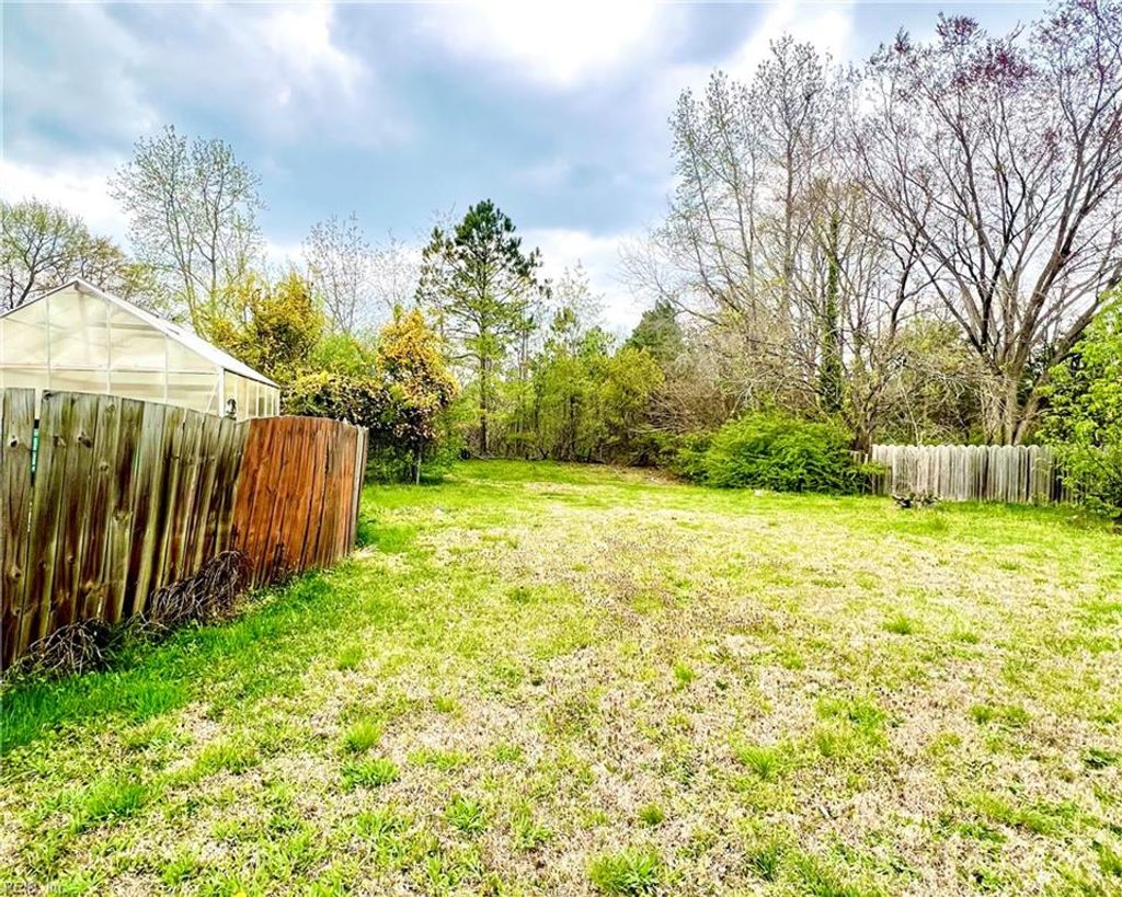 Photo of 514 Miami Drive, Chesapeake, VA 23323 (MLS # 10627226)