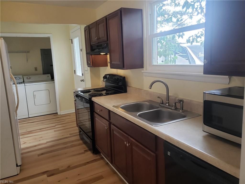 Photo of 607 Ferry Road, Portsmouth, VA 23701 (MLS # 10618410)