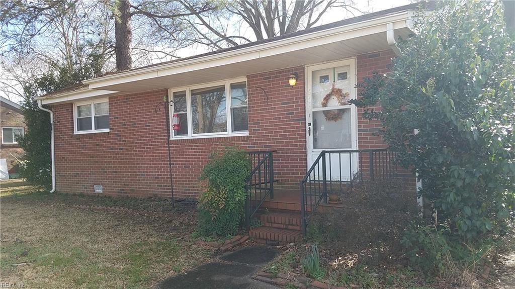 Photo of 607 Ferry Road, Portsmouth, VA 23701 (MLS # 10618410)