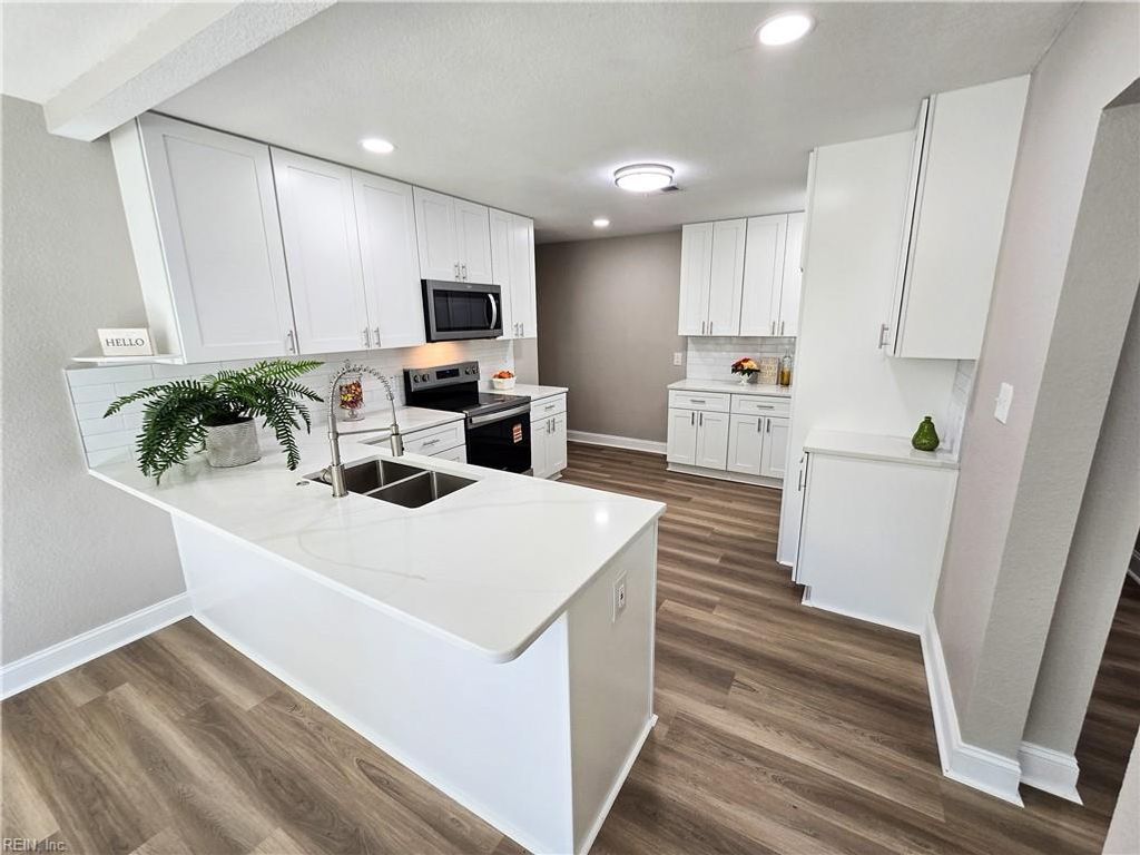 Photo of 307 Deep Creek Road, Newport News, VA 23606 (MLS # 10608462)