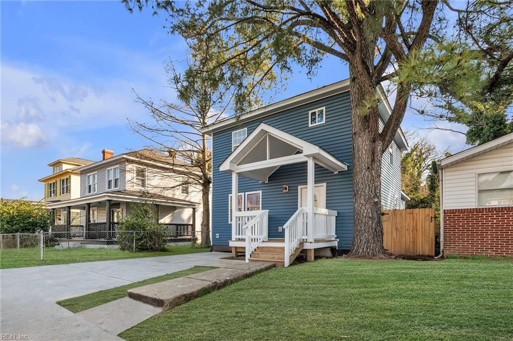 Photo of 2106 Chestnut Avenue, Newport News, VA 23607 (MLS # 10626335)