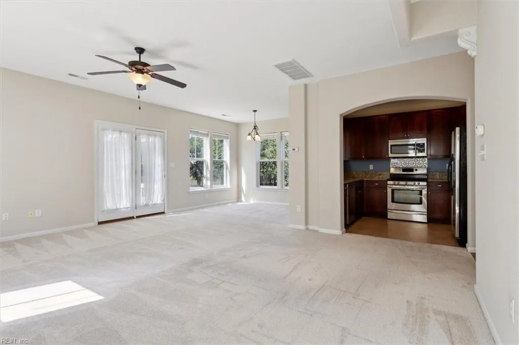 Virginia Beach, Virginia 23462, United States, 3 Bedrooms Bedrooms, ,3 BathroomsBathrooms,Residential,Pending,106429