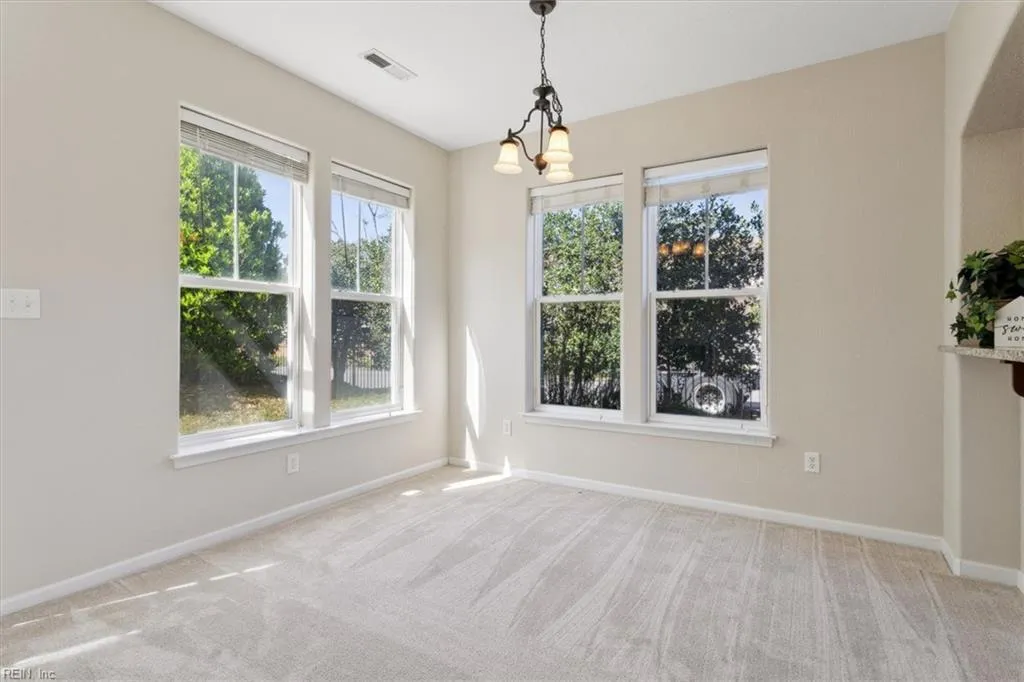 Virginia Beach, Virginia 23462, United States, 3 Bedrooms Bedrooms, ,3 BathroomsBathrooms,Residential,Pending,106429