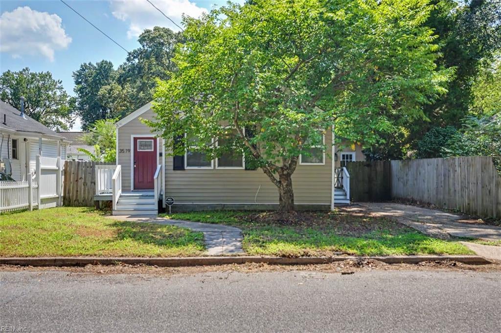 Photo of 3519 BRIGHTON Street, Portsmouth, VA 23707 (MLS # 10651875)
