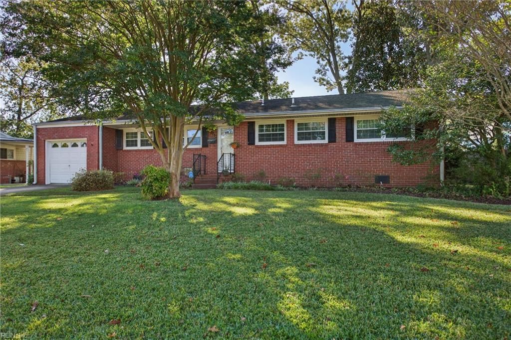 Photo of 5753 Leslie Avenue, Norfolk, VA 23518 (MLS # 10604857)