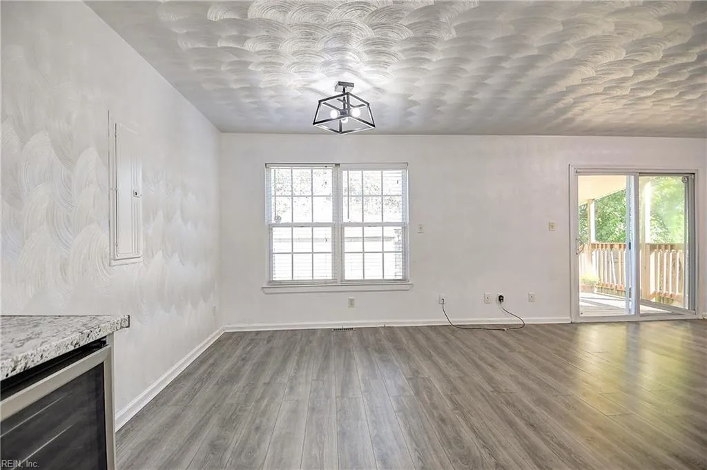 Norfolk, Virginia 23523, United States, 3 Bedrooms Bedrooms, ,3 BathroomsBathrooms,Residential,Active,233684