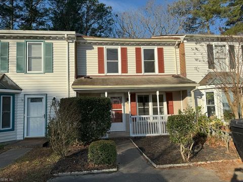 Photo of 403 LAKE HAVASU Drive, Virginia Beach, VA 23454 (MLS # 10628244)