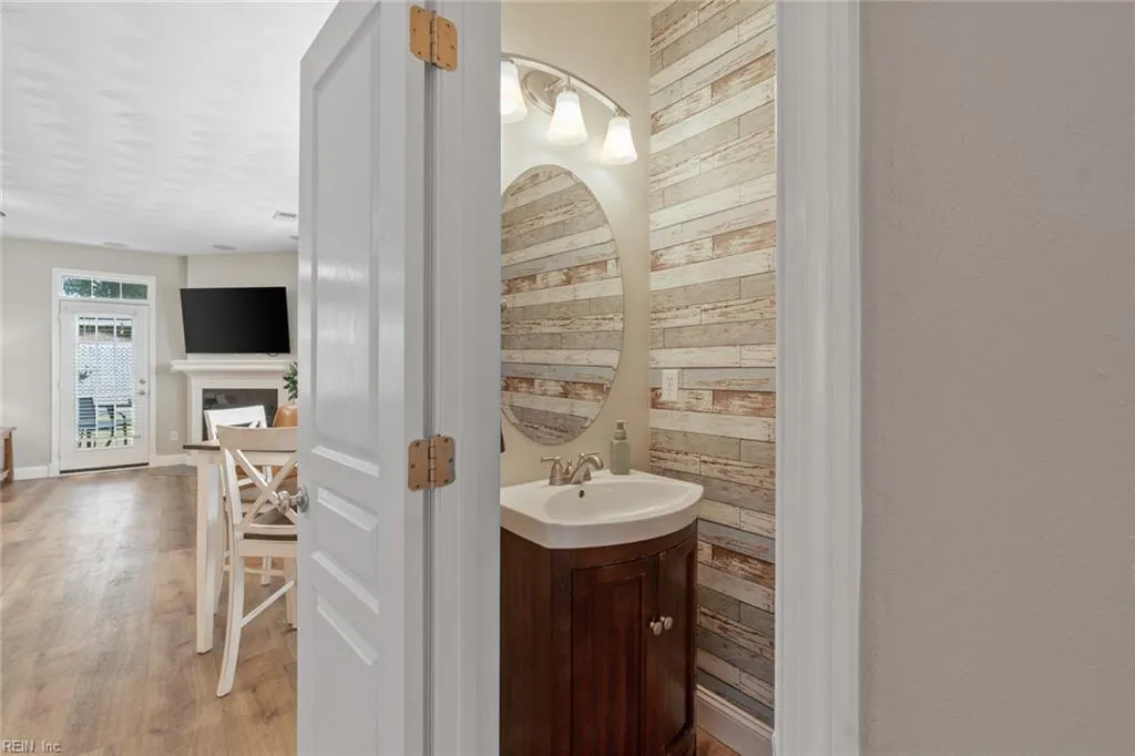 Virginia Beach, Virginia 23454, United States, 4 Bedrooms Bedrooms, ,3 BathroomsBathrooms,Residential,Active,227521