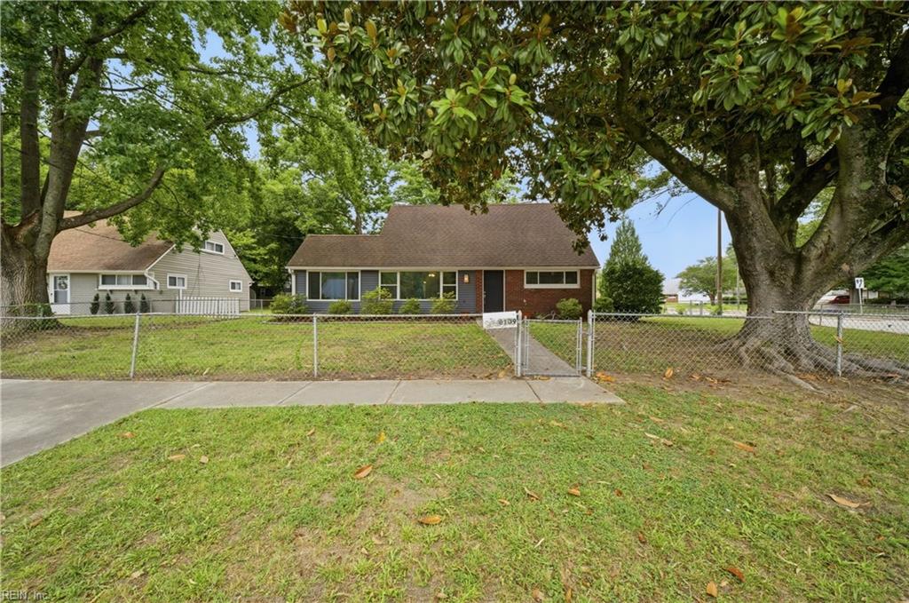 Photo of 6109 Grimes Court, Norfolk, VA 23518 (MLS # 10643810)