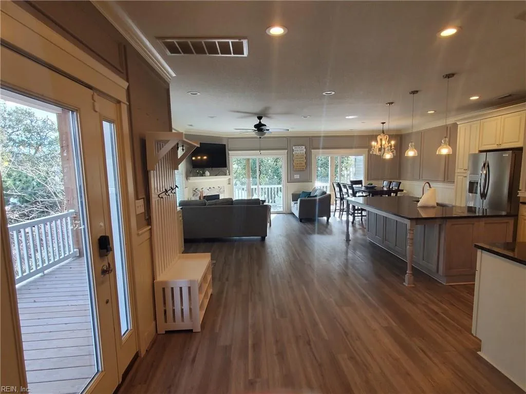 Norfolk, Virginia 23503, United States, 4 Bedrooms Bedrooms, ,4 BathroomsBathrooms,Residential,Active,2404