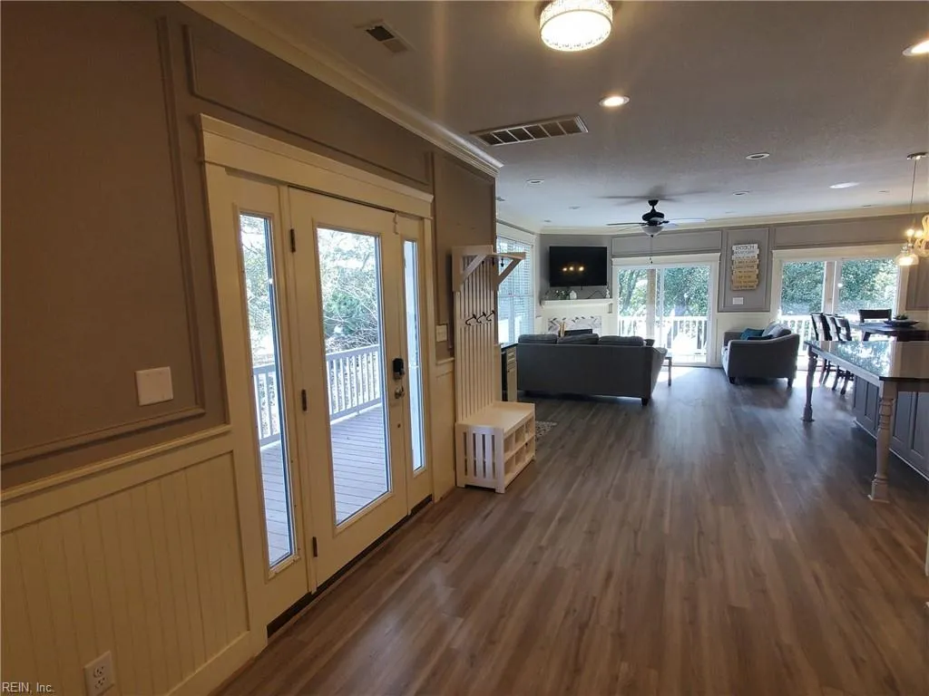 Norfolk, Virginia 23503, United States, 4 Bedrooms Bedrooms, ,4 BathroomsBathrooms,Residential,Active,2404