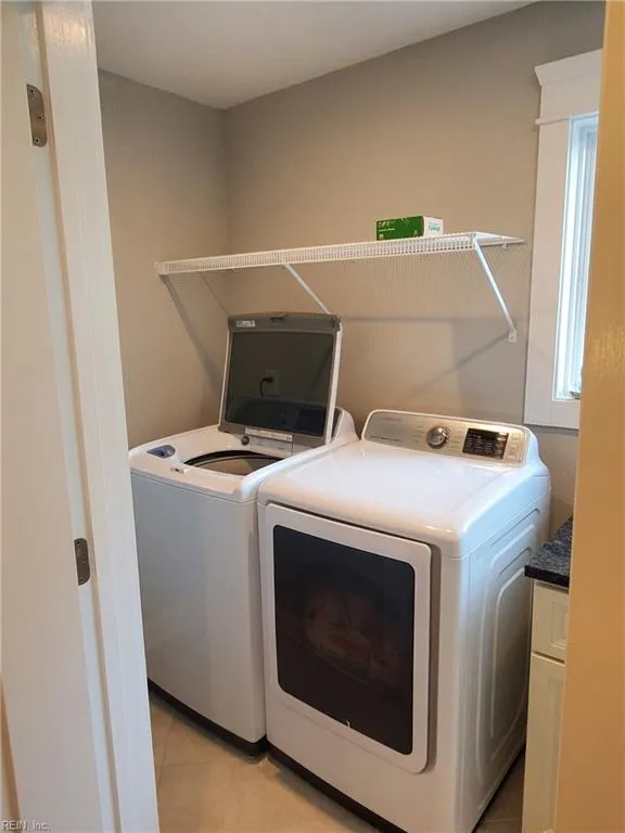 Norfolk, Virginia 23503, United States, 4 Bedrooms Bedrooms, ,4 BathroomsBathrooms,Residential,Active,2404