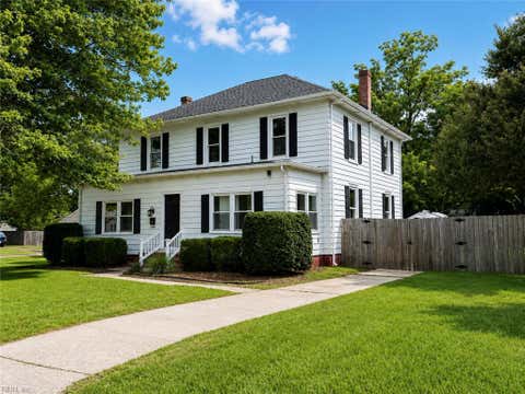 Photo of 498 Romayne Drive, Newport News, VA 23602 (MLS # 10649832)