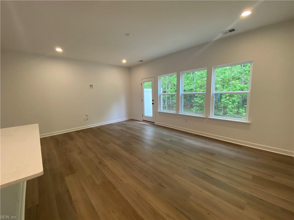 Suffolk, Virginia 23435, United States, 3 Bedrooms Bedrooms, ,3 BathroomsBathrooms,Residential,Pending,47396