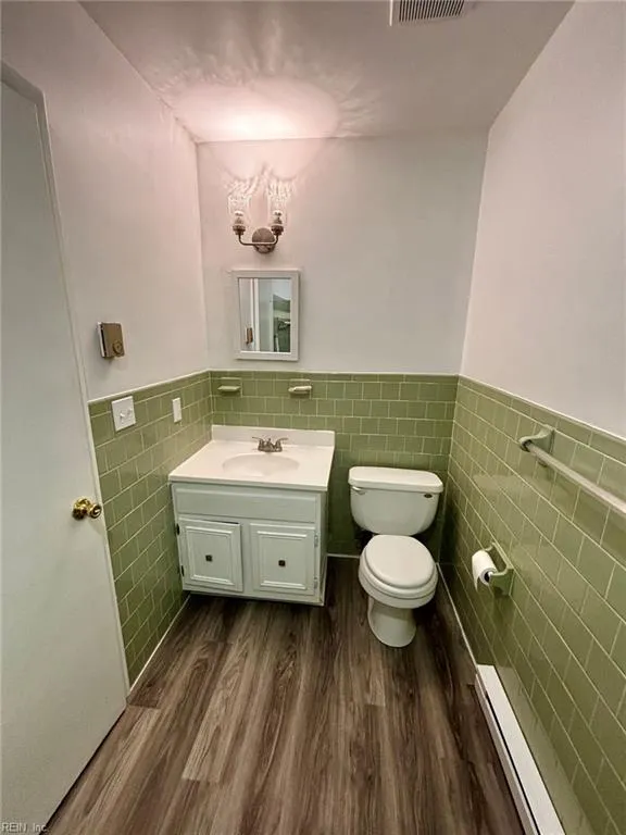 Virginia Beach, Virginia 23451, United States, 3 Bedrooms Bedrooms, ,2 BathroomsBathrooms,Residential,Active,238451