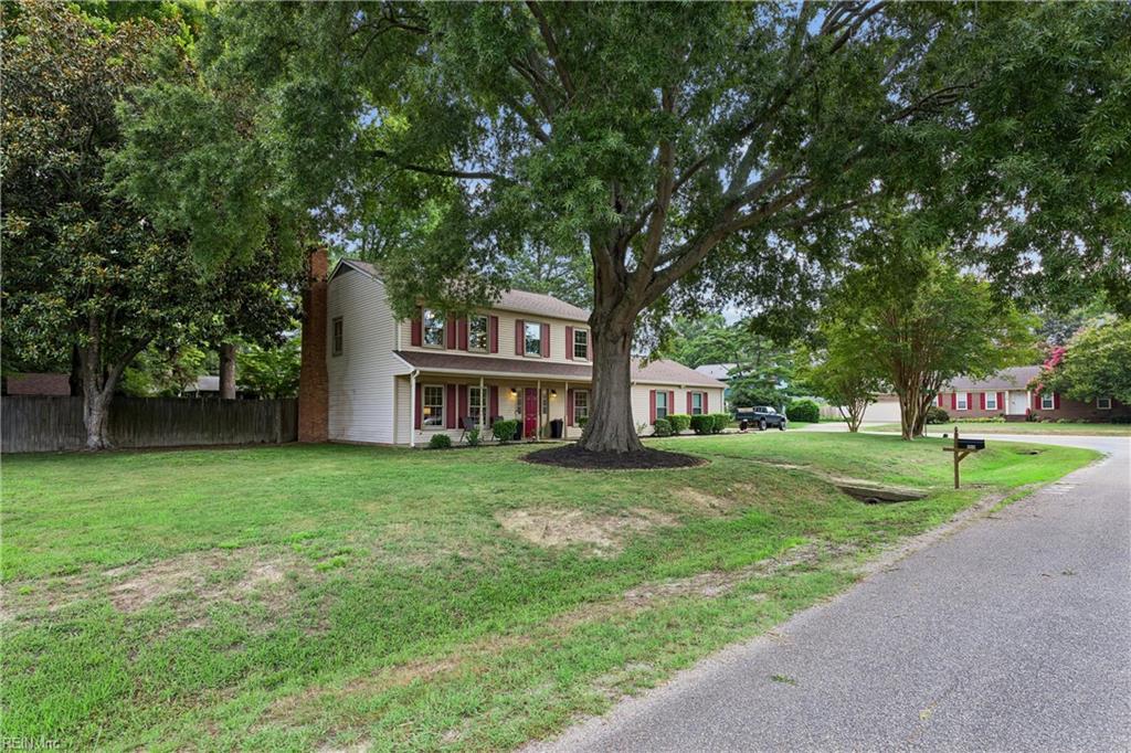 Photo of 100 Camelot Crescent, Yorktown, VA 23693 (MLS # 10642990)