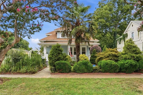 Photo of 136 W Government Avenue, Norfolk, VA 23503 (MLS # 10645650)
