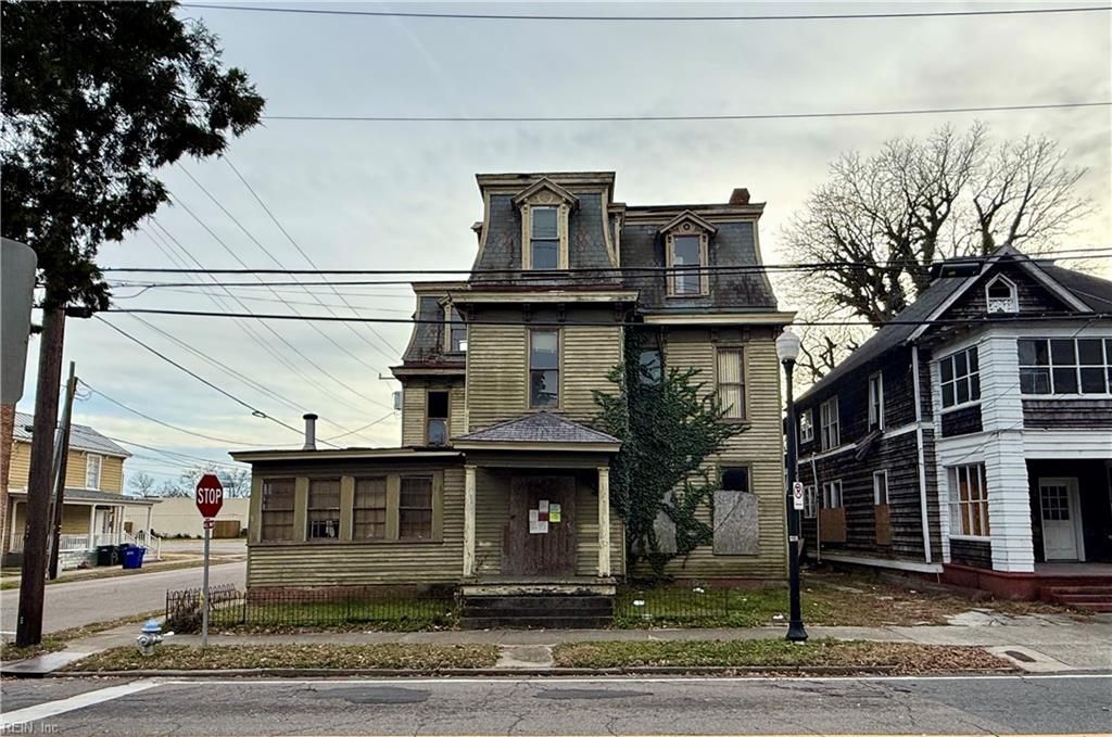 Photo of 223 Bank Street, Suffolk, VA 23434 (MLS # 10614792)