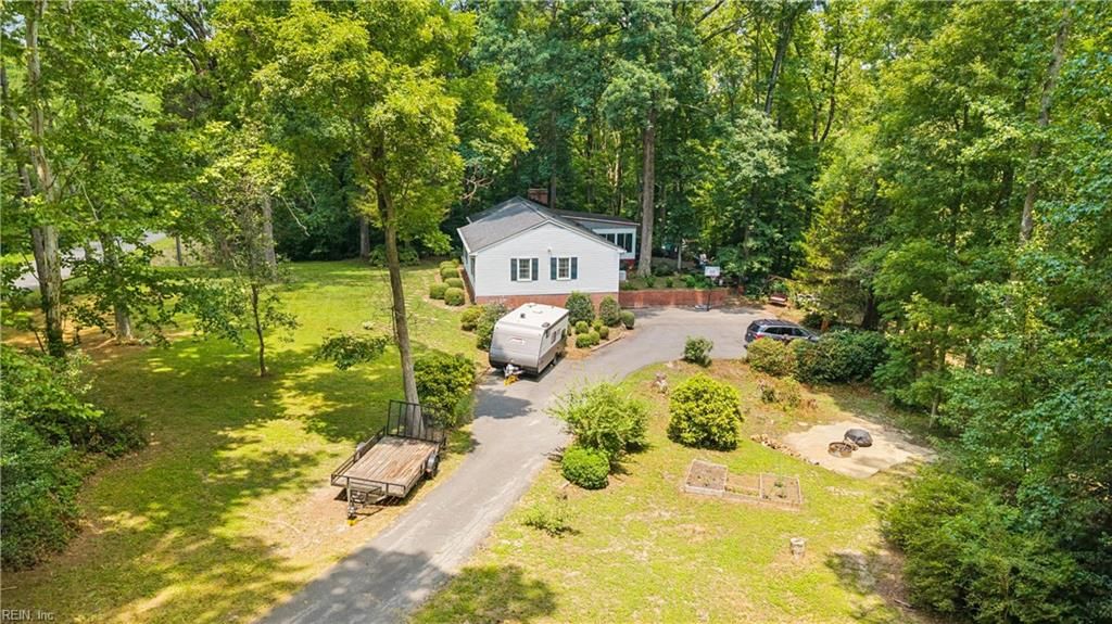 Photo of 7483 Gloucester Village Drive, Gloucester, VA 23061 (MLS # 10641346)