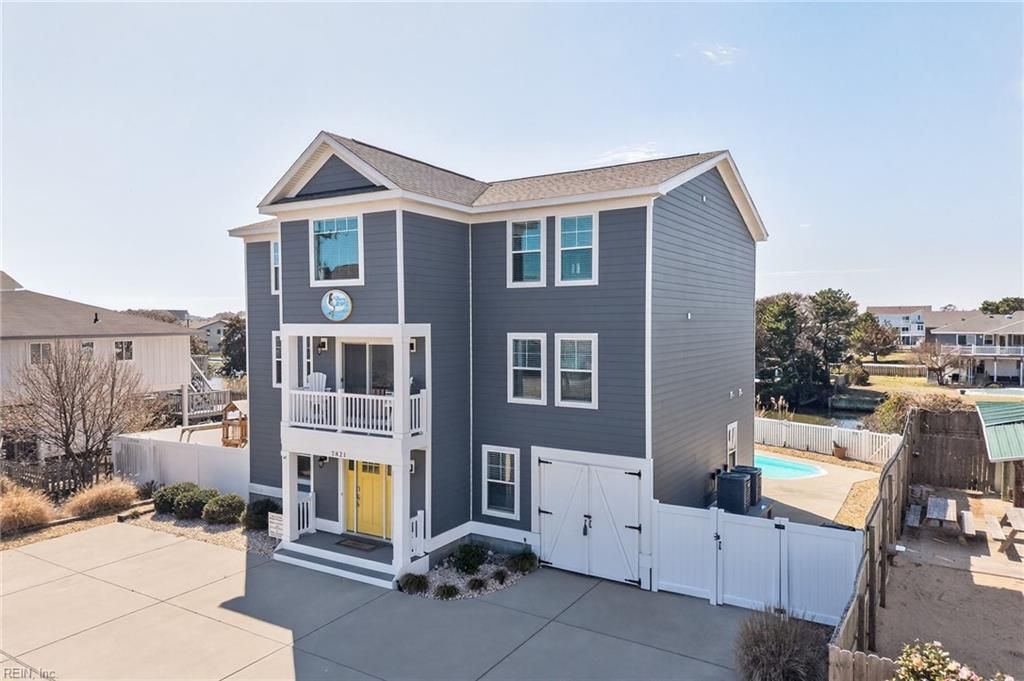 Photo of 2821 Sandpiper Road, Virginia Beach, VA 23456 (MLS # 10622613)