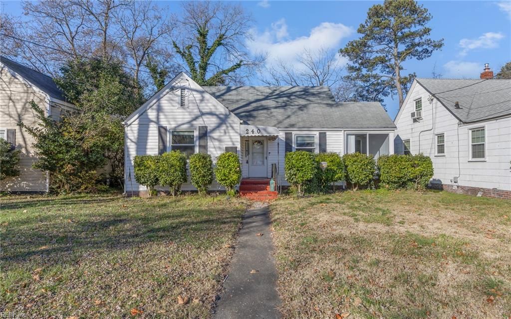 Photo of 240 Sandpiper Drive, Portsmouth, VA 23704 (MLS # 10613290)