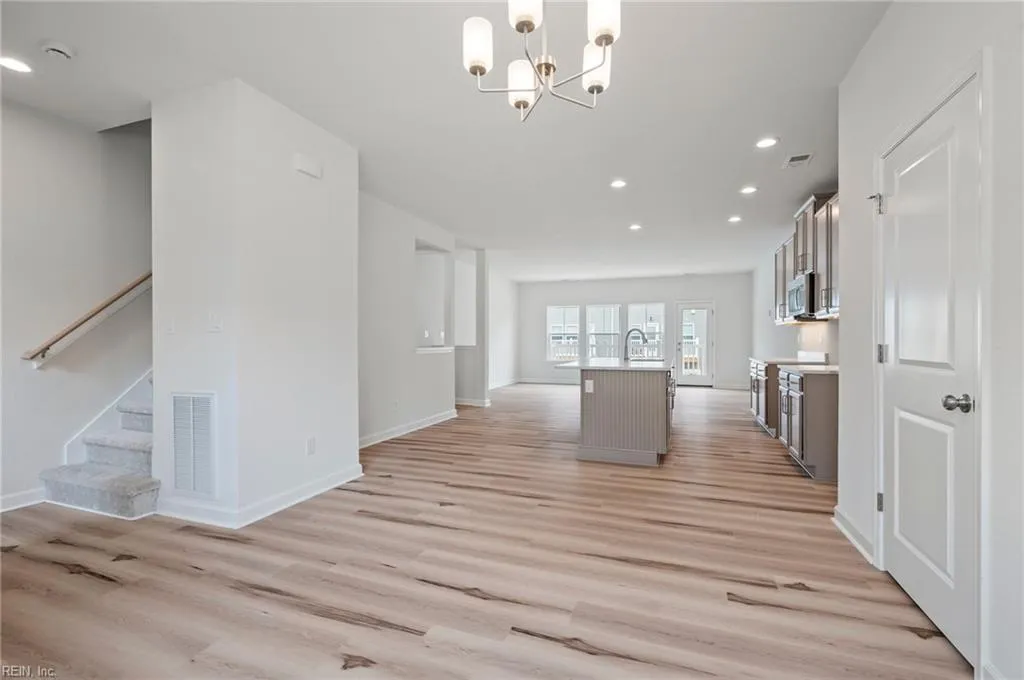 Suffolk, Virginia 23435, United States, 3 Bedrooms Bedrooms, ,3 BathroomsBathrooms,Residential,Pending,125577