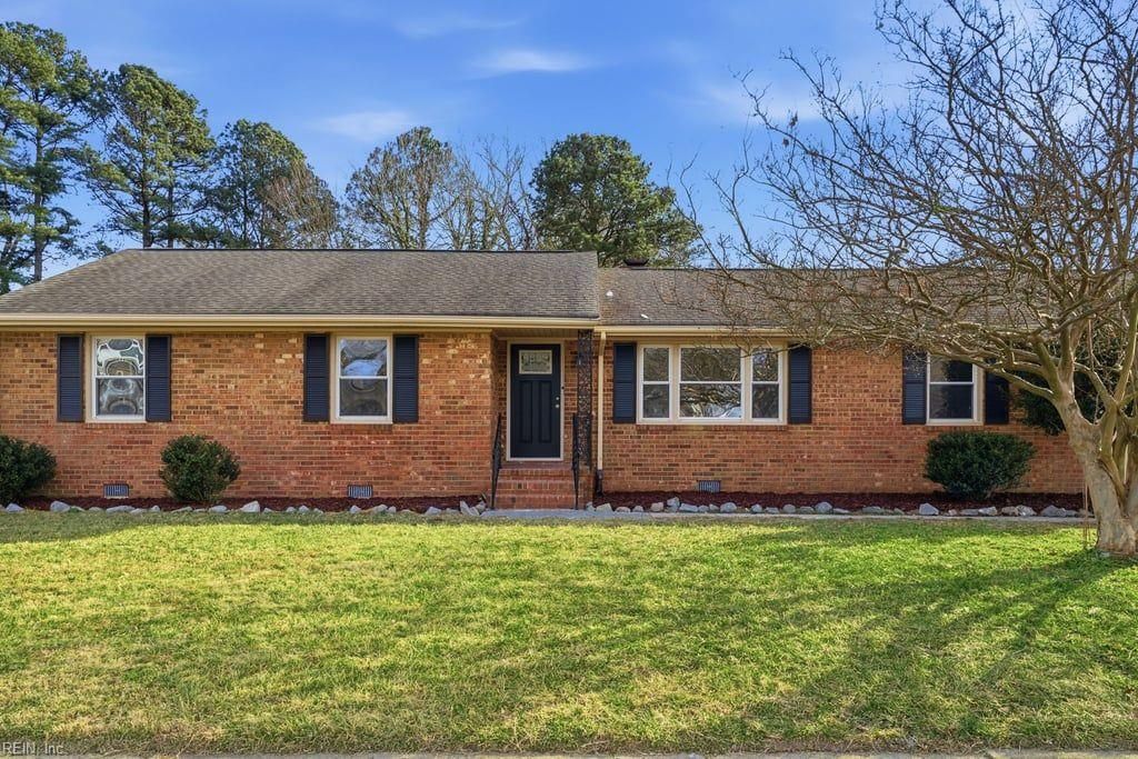 Photo of 2617 N Elizabeth Harbor Drive, Chesapeake, VA 23321 (MLS # 10618547)