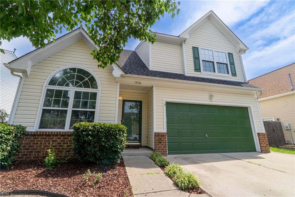 Photo of 1576 Stewards Way, Virginia Beach, VA 23453 (MLS # 10641800)