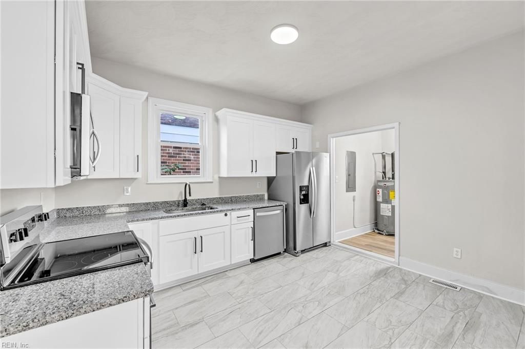 Photo of 624 W 28th Street, Norfolk, VA 23508 (MLS # 10612404)