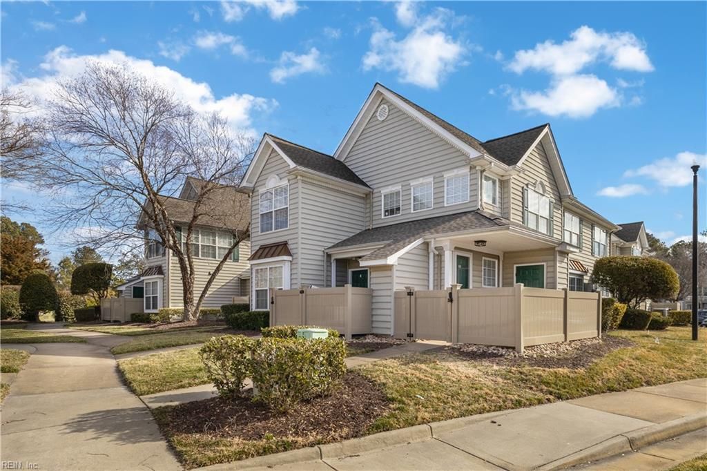 Photo of 810 Lakeside Drive, Suffolk, VA 23435 (MLS # 10619765)