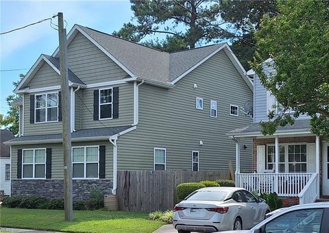 Single Family Residence in Norfolk VA 2805 Bapaume Avenue 24.jpg