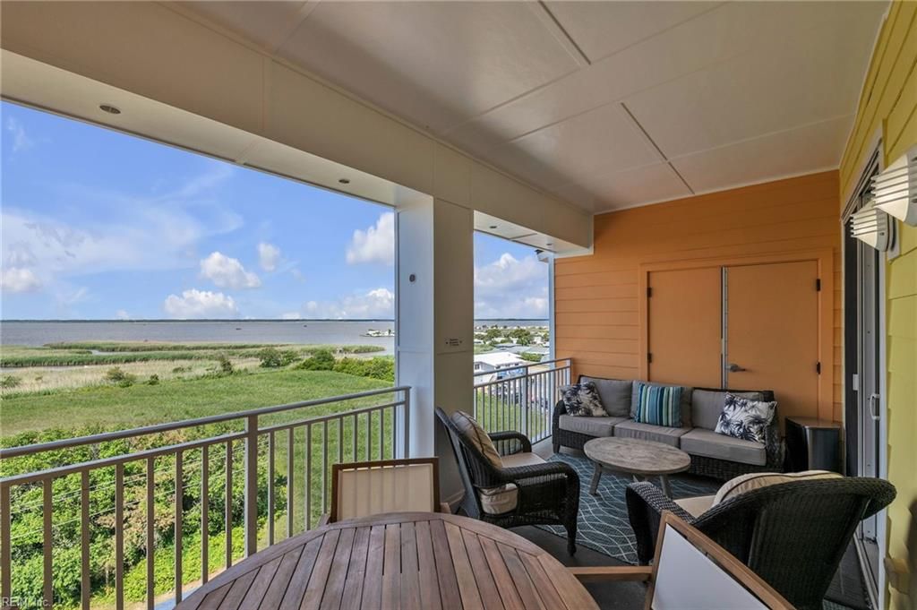 Photo of 3738 Sandpiper Road #431B, Virginia Beach, VA 23456 (MLS # 10634891)