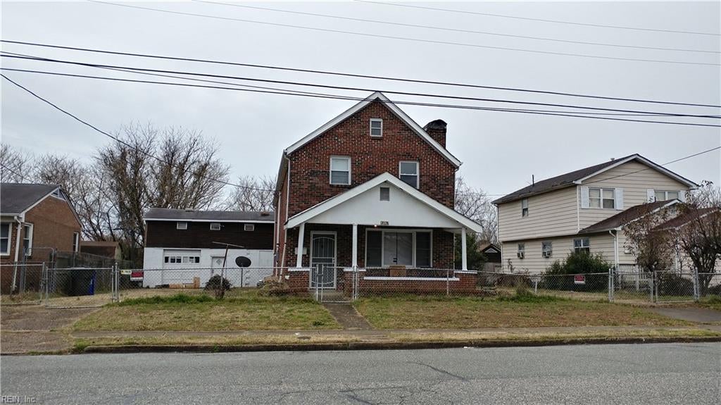 Photo of 319 Sycamore Avenue Avenue, Newport News, VA 23607 (MLS # 10651100)