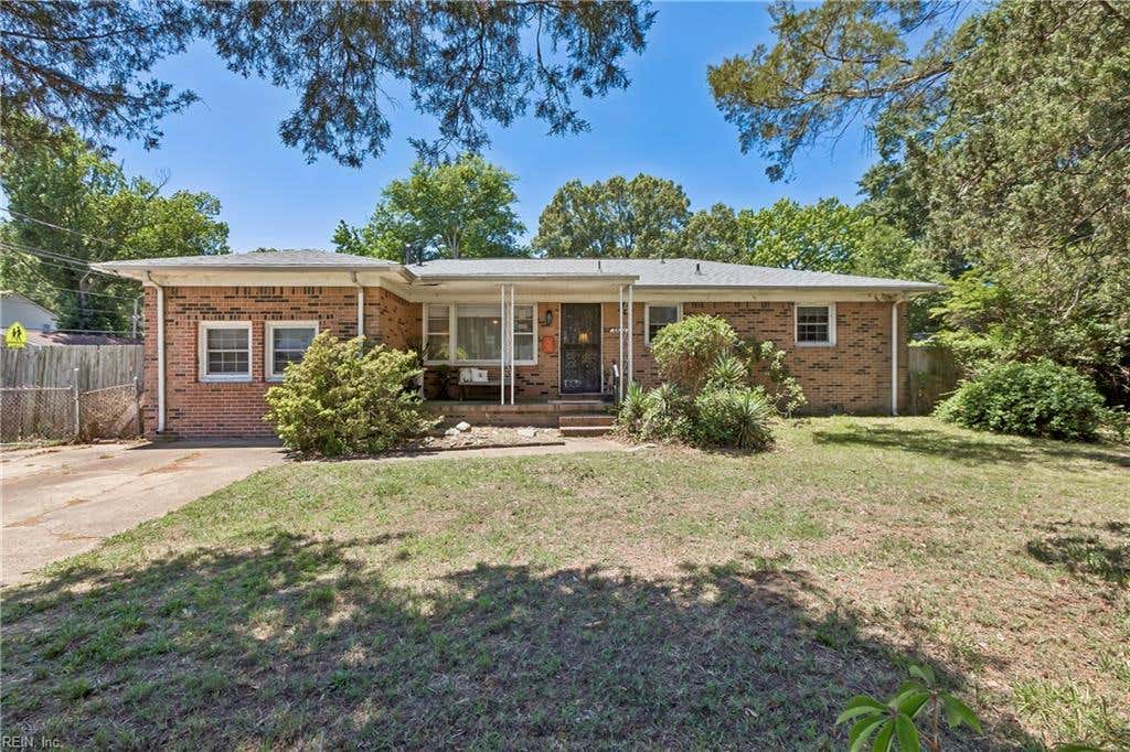 Photo of 2403 Kennon Avenue, Norfolk, VA 23513 (MLS # 10649156)