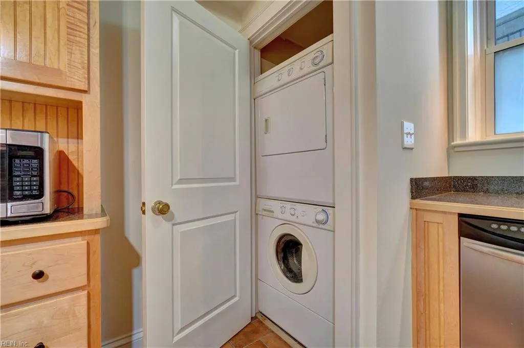 Norfolk, Virginia 23517, United States, 1 Bedroom Bedrooms, ,1 BathroomBathrooms,Residential,Active,197980