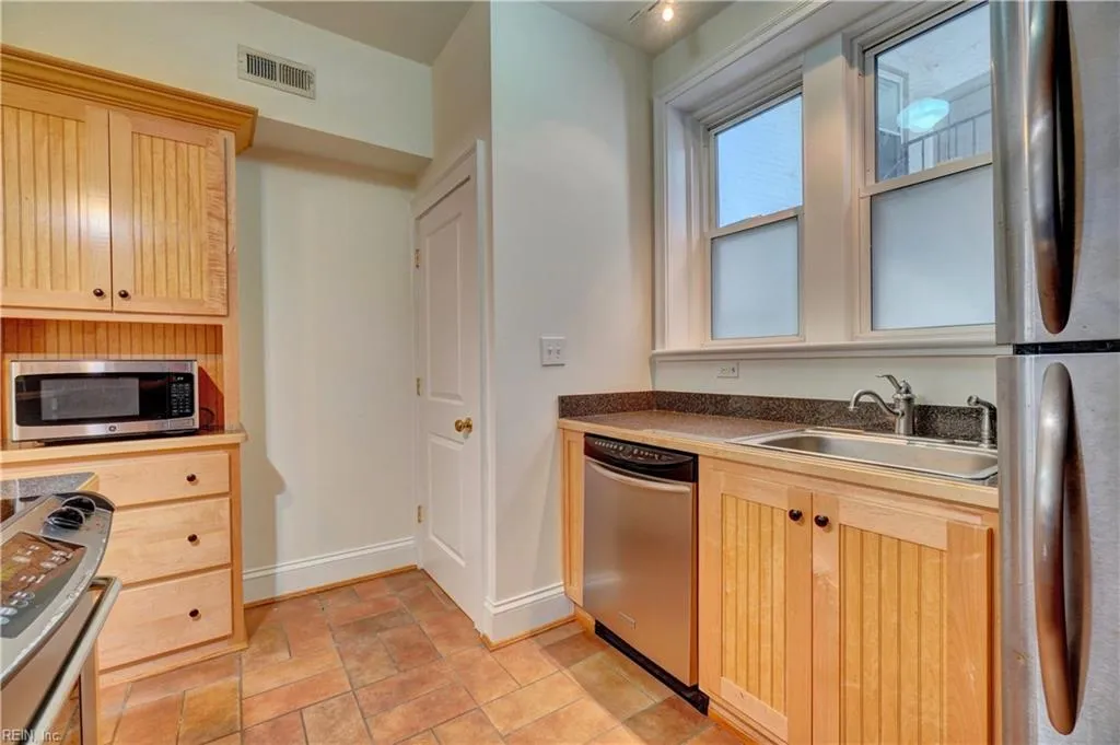 Norfolk, Virginia 23517, United States, 1 Bedroom Bedrooms, ,1 BathroomBathrooms,Residential,Active,197980