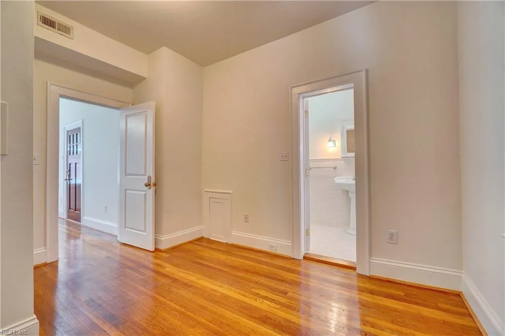 Norfolk, Virginia 23517, United States, 1 Bedroom Bedrooms, ,1 BathroomBathrooms,Residential,Active,197980