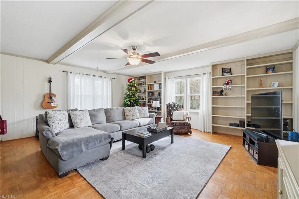 Virginia Beach, Virginia 23464, United States, 4 Bedrooms Bedrooms, ,2 BathroomsBathrooms,Residential,Active,256912