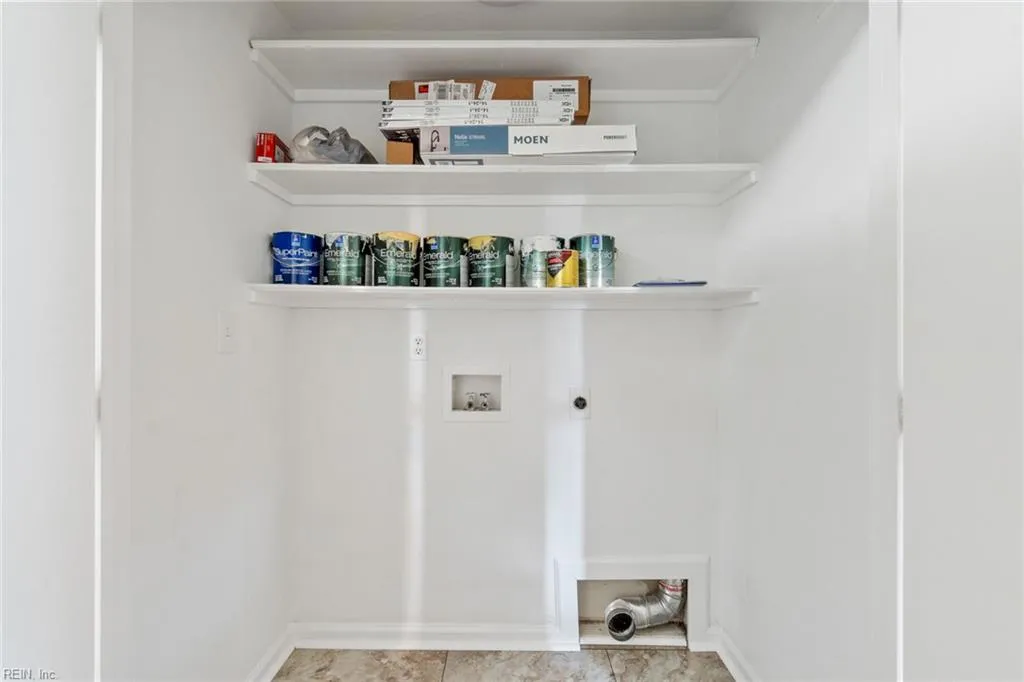 Chesapeake, Virginia 23323, United States, 3 Bedrooms Bedrooms, ,2 BathroomsBathrooms,Residential,Active,158043