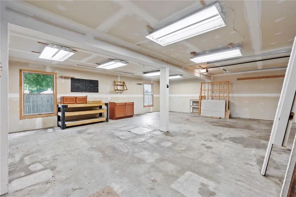 Chesapeake, Virginia 23323, United States, 3 Bedrooms Bedrooms, ,2 BathroomsBathrooms,Residential,Active,158043