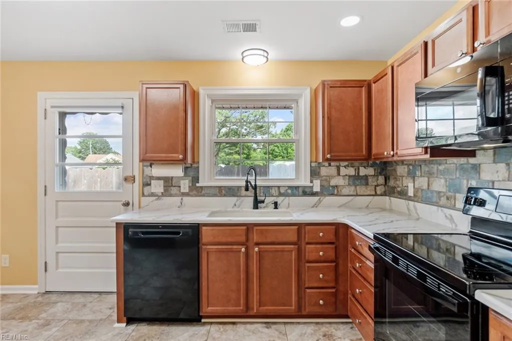 Chesapeake, Virginia 23323, United States, 3 Bedrooms Bedrooms, ,2 BathroomsBathrooms,Residential,Active,158043