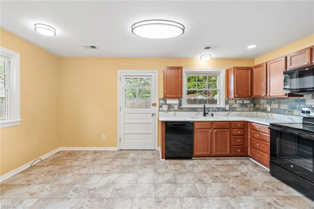 Chesapeake, Virginia 23323, United States, 3 Bedrooms Bedrooms, ,2 BathroomsBathrooms,Residential,Active,158043